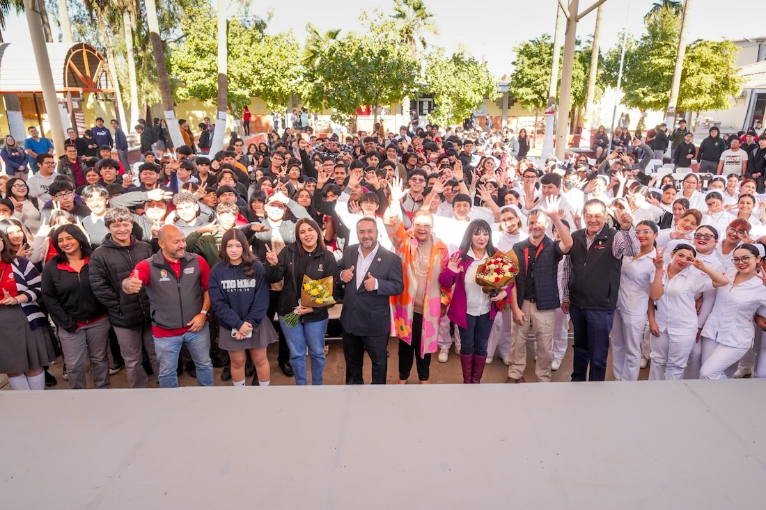 NORMA BUSTAMANTE PROMUEVE LA EDUCACIÓN VIAL EN ESTUDIANTES DEL CETIS 18