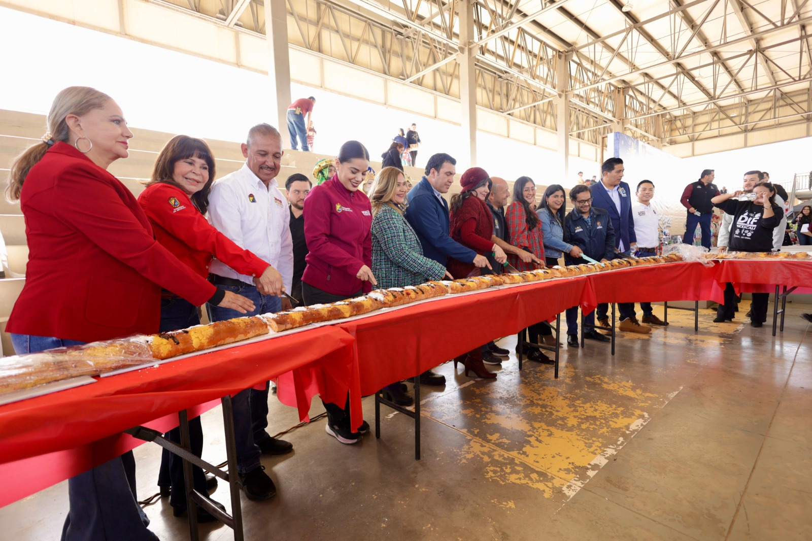 MAGNO FESTEJO DE REYES: NORMA BUSTAMANTE COMPARTE ALEGRÍA CON FAMILIAS CACHANILLAS