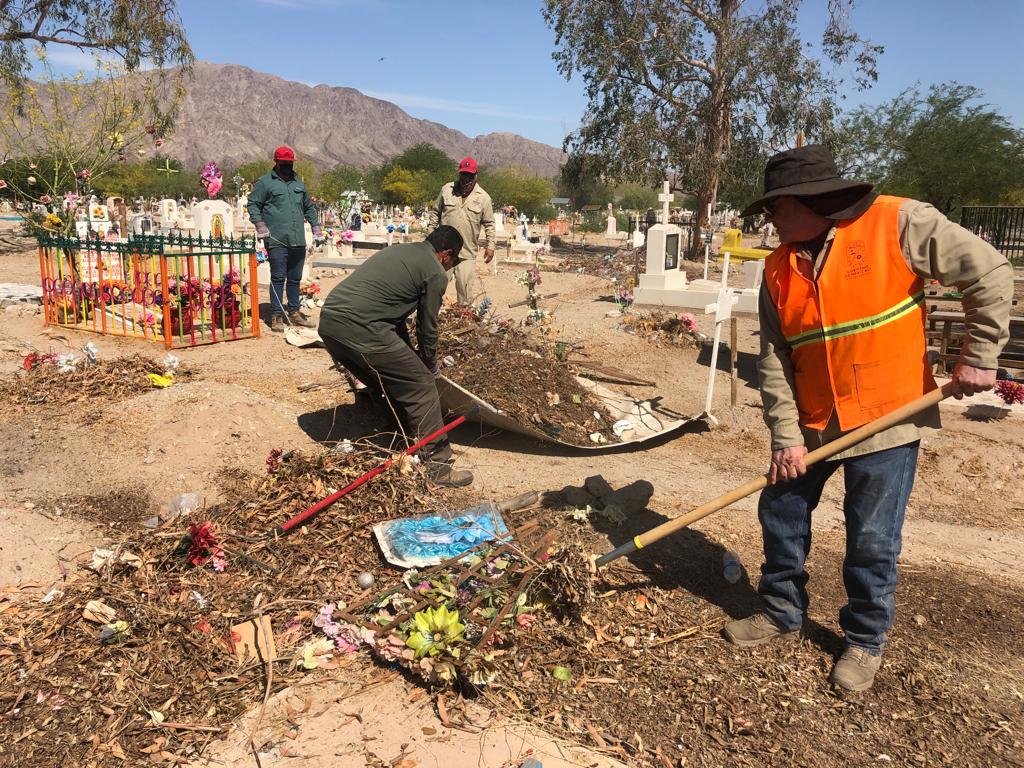 REALIZA GOBIERNO DE MEXICALI OPERATIVO DE LIMPIEZA EN PANTEONES MUNICIPALES