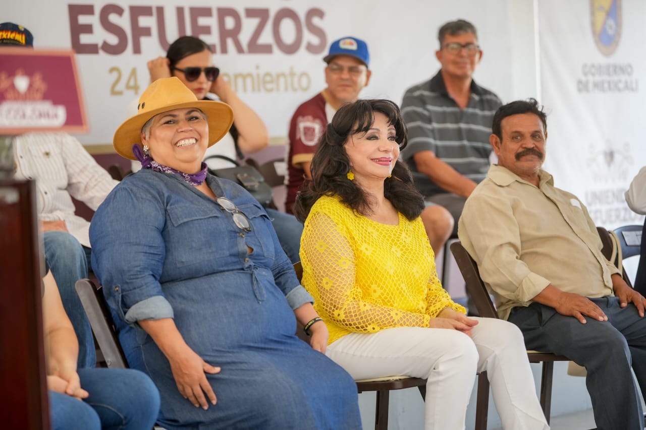 NORMA BUSTAMANTE DA BANDERAZO AL OPERATIVO “UNIENDO ESFUERZOS POR TU COLONIA” EN SANTA ROSALÍA